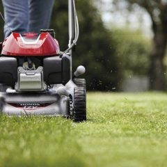 Honda HRG466SKEH Tondeuse rotative autopropulsée à quatre roues 45,7 cm