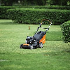 Yard Force Tondeuse à gazon Thermique autopropulsée 125cc de 46cm avec Moteur à essence Briggs & Stratton 450E Series GM B46CK
