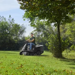 ALPINA Tracteur à gazon AT2 66 QA – système de coupe 2-en-1