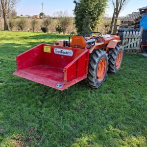 Benne agricole pour tracteur GeoTech PRO TB120 basculante en métal – lame de raclage